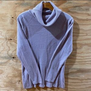 Woman L purple turtle neck sweater